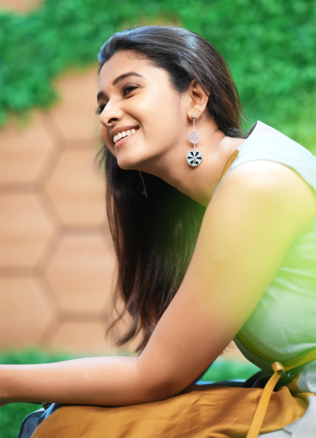 Actress_20Priya_20Bhavani_20Shankar_20Lates_20pics-14.jpg 14