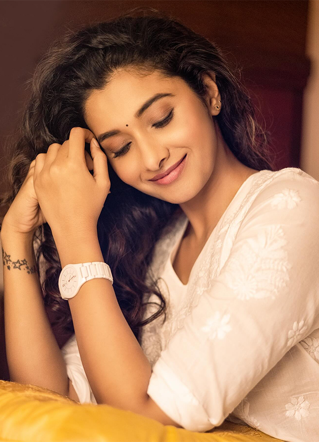 Actress_20Priya_20Bhavani_20Shankar_20Lates_20pics-19.jpg 18