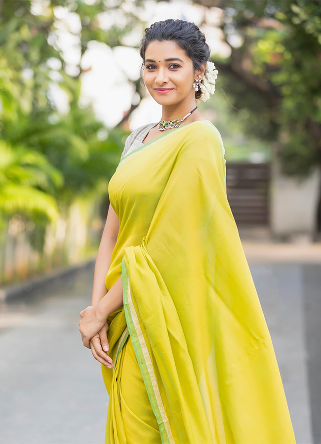 Actress_20Priya_20Bhavani_20Shankar_20Lates_20pics-2.jpg 2