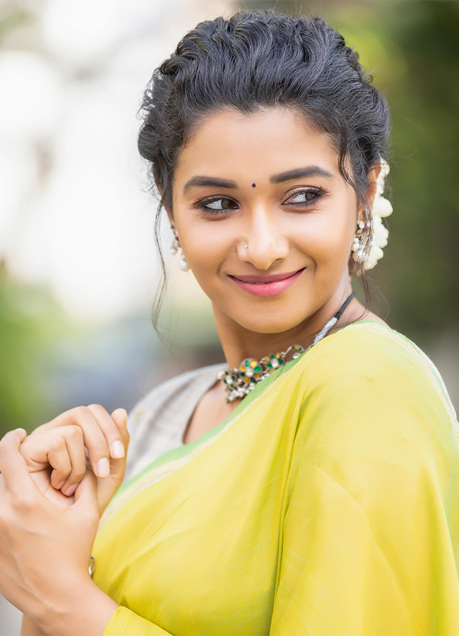 Actress_20Priya_20Bhavani_20Shankar_20Lates_20pics-23.jpg 22