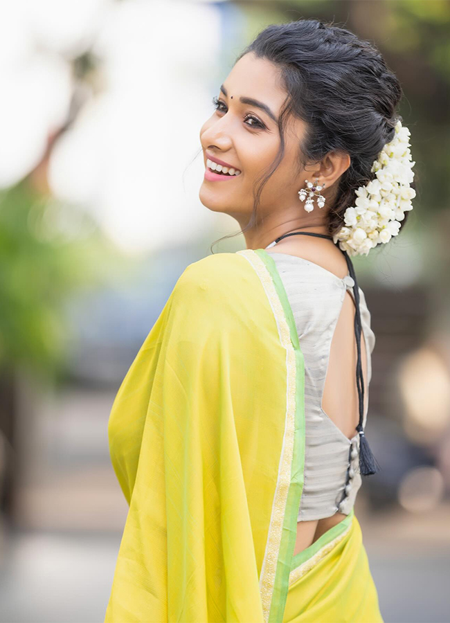 Actress_20Priya_20Bhavani_20Shankar_20Lates_20pics-8.jpg 8