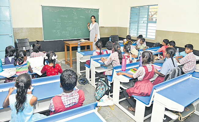 TEACHING-2.jpg