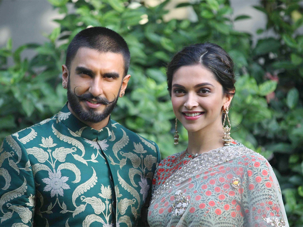 deepika_20padukone_20and_20ranveer_20singh_20good_20news-19.jpg 19