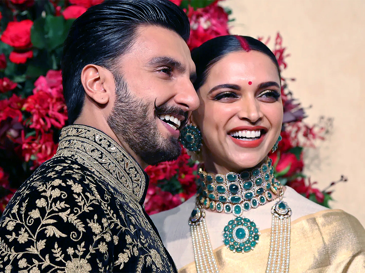 deepika_20padukone_20and_20ranveer_20singh_20good_20news-8.jpg 8