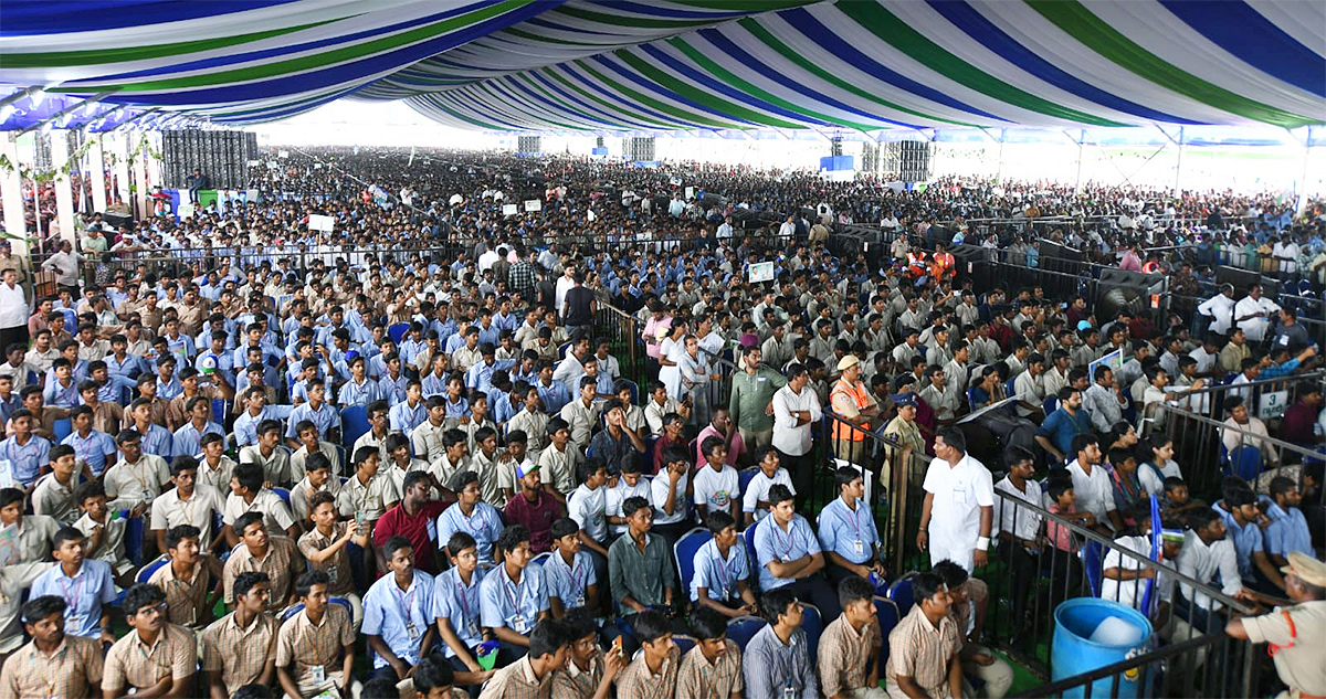 CM_20JAGAN_20Public_20Meeting_20at_20Pamarru-11.jpg 11