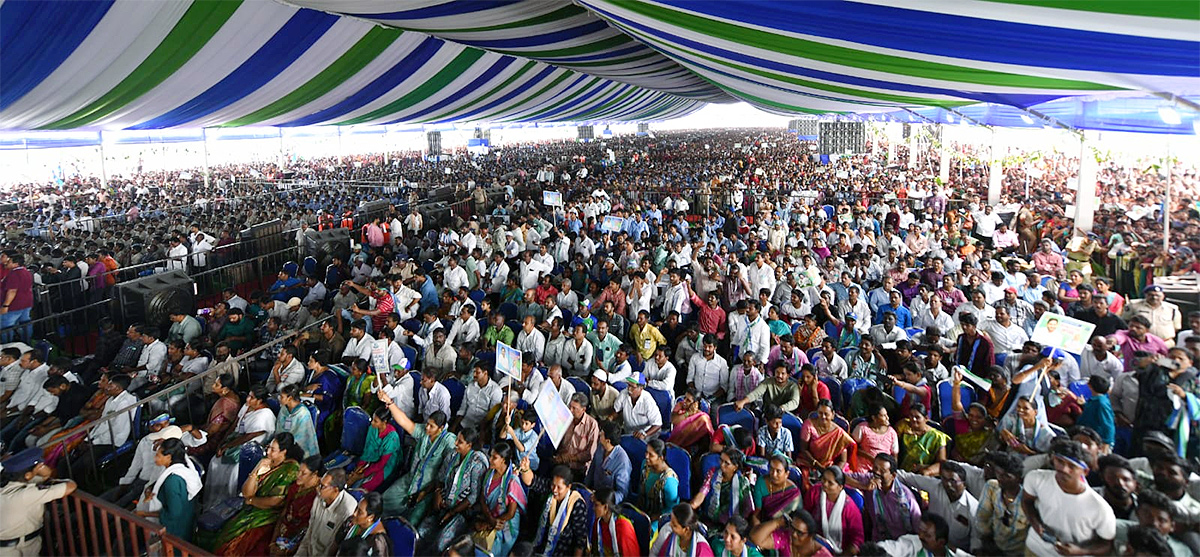 CM_20JAGAN_20Public_20Meeting_20at_20Pamarru-17.jpg 17