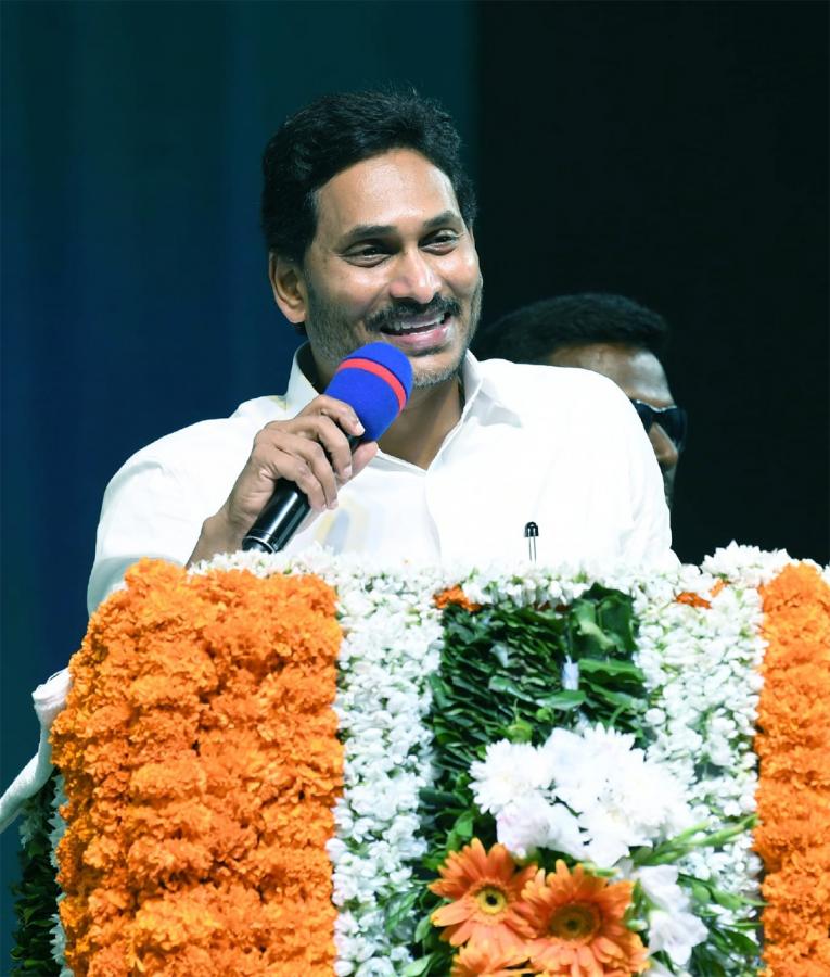 CM_20JAGAN_20Public_20Meeting_20at_20Pamarru-8.jpg 8