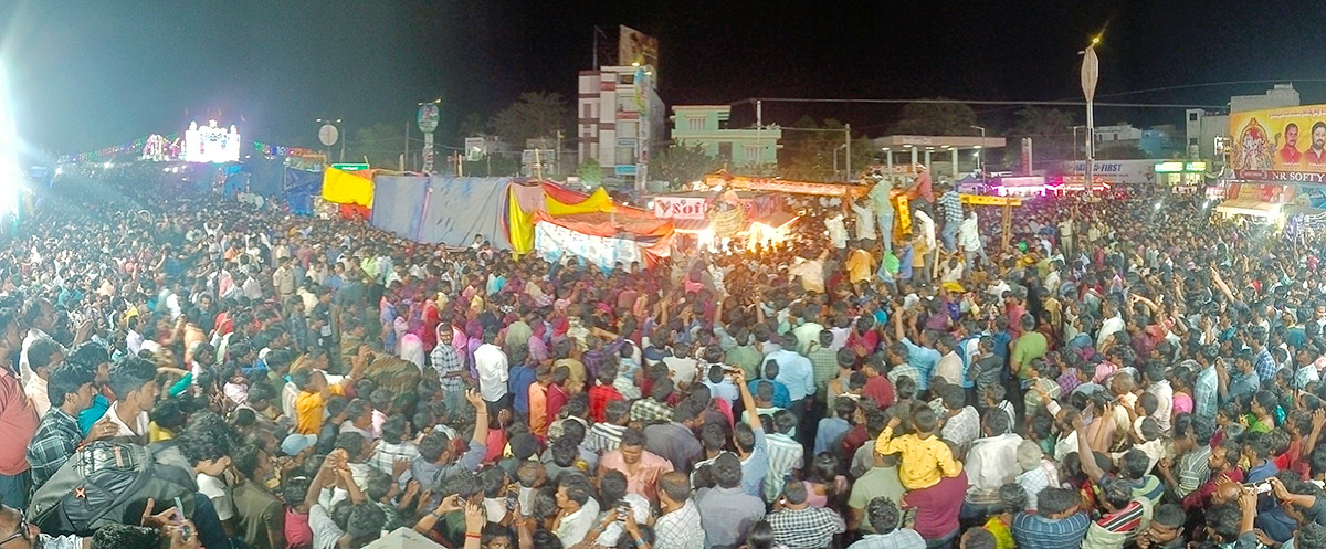 Vuyyuru_20Veeramma_20Talli_20Temple_20Pics-10.jpg 9