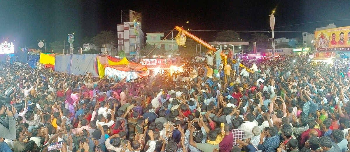 Vuyyuru_20Veeramma_20Talli_20Temple_20Pics-3.jpg 3