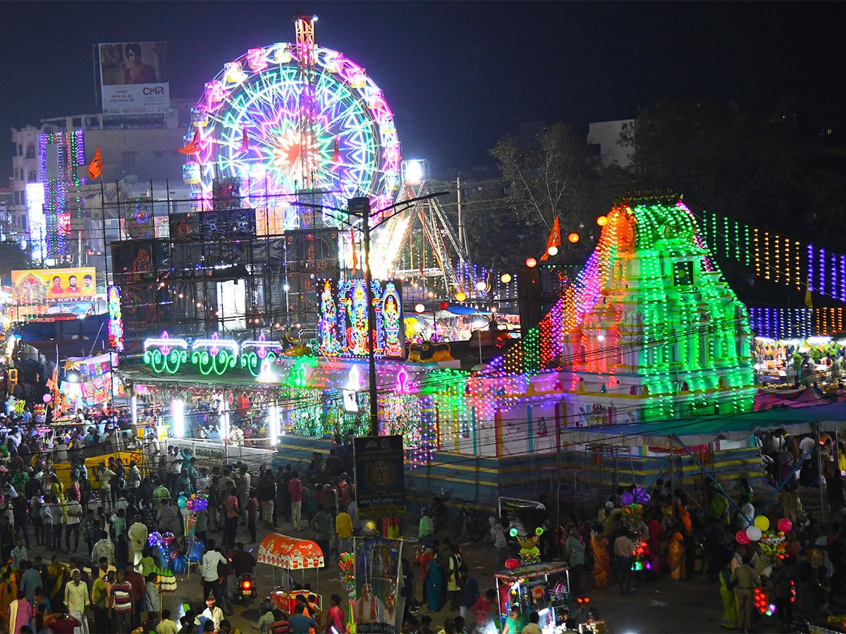 Vuyyuru_20Veeramma_20Talli_20Temple_20Pics-4.jpg 4
