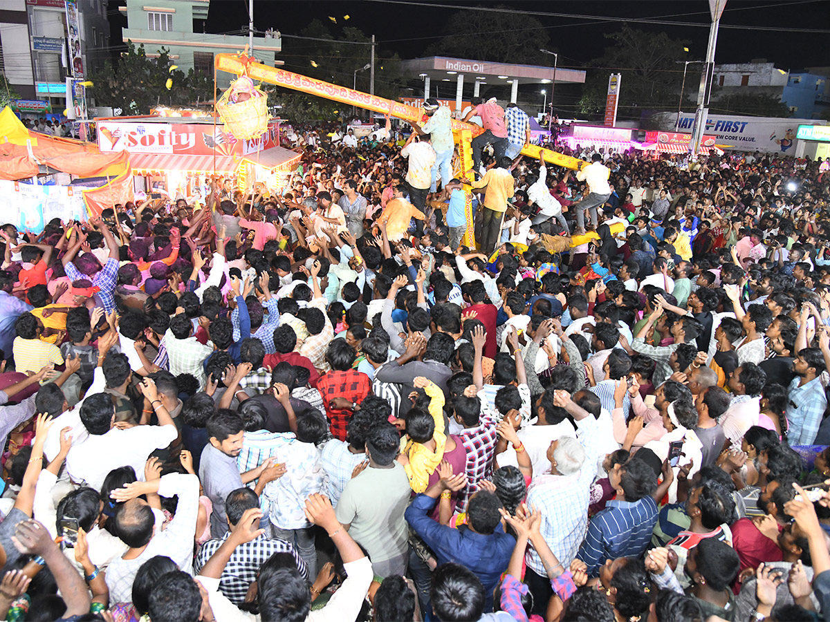 Vuyyuru_20Veeramma_20Talli_20Temple_20Pics-7.jpg 7