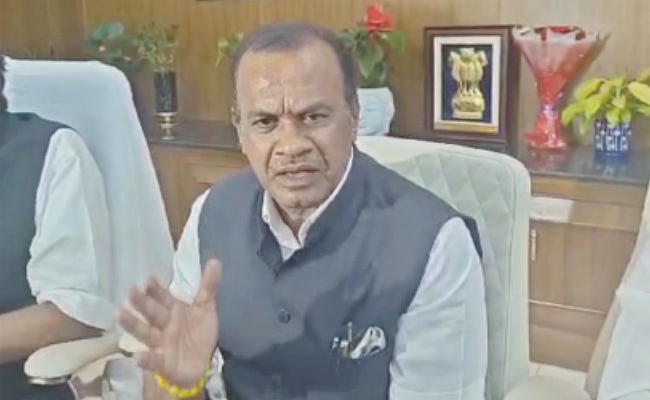komatireddy.jpg