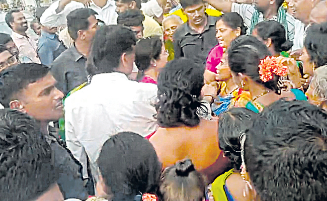 peela.jpg