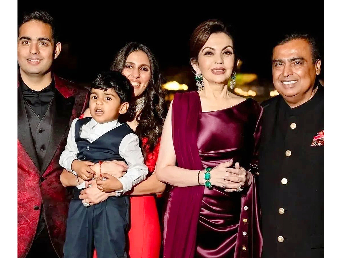 New_20pics_20of_20Family_20Ambanis_20at_20Anant_20Ambani_20Radhika_20Merchant_20Jamnagar_20Photos_1.jpg 2