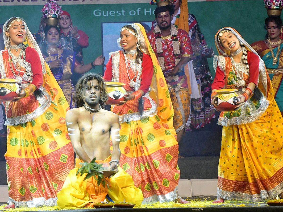 National_20Cultural_20Festivals_202024_20in_20Hyderabad_20Photos-49.jpg 44