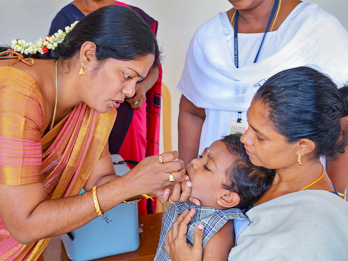 Pulse_20Polio_20vaccine_20to_20children_20photos-1.jpg 1