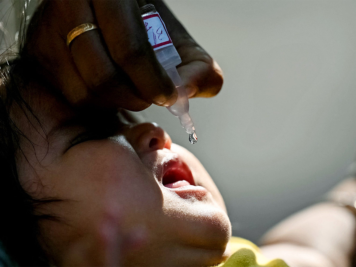 Pulse_20Polio_20vaccine_20to_20children_20photos-12.jpg 12