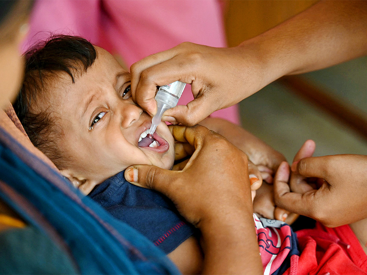 Pulse_20Polio_20vaccine_20to_20children_20photos-5.jpg 5