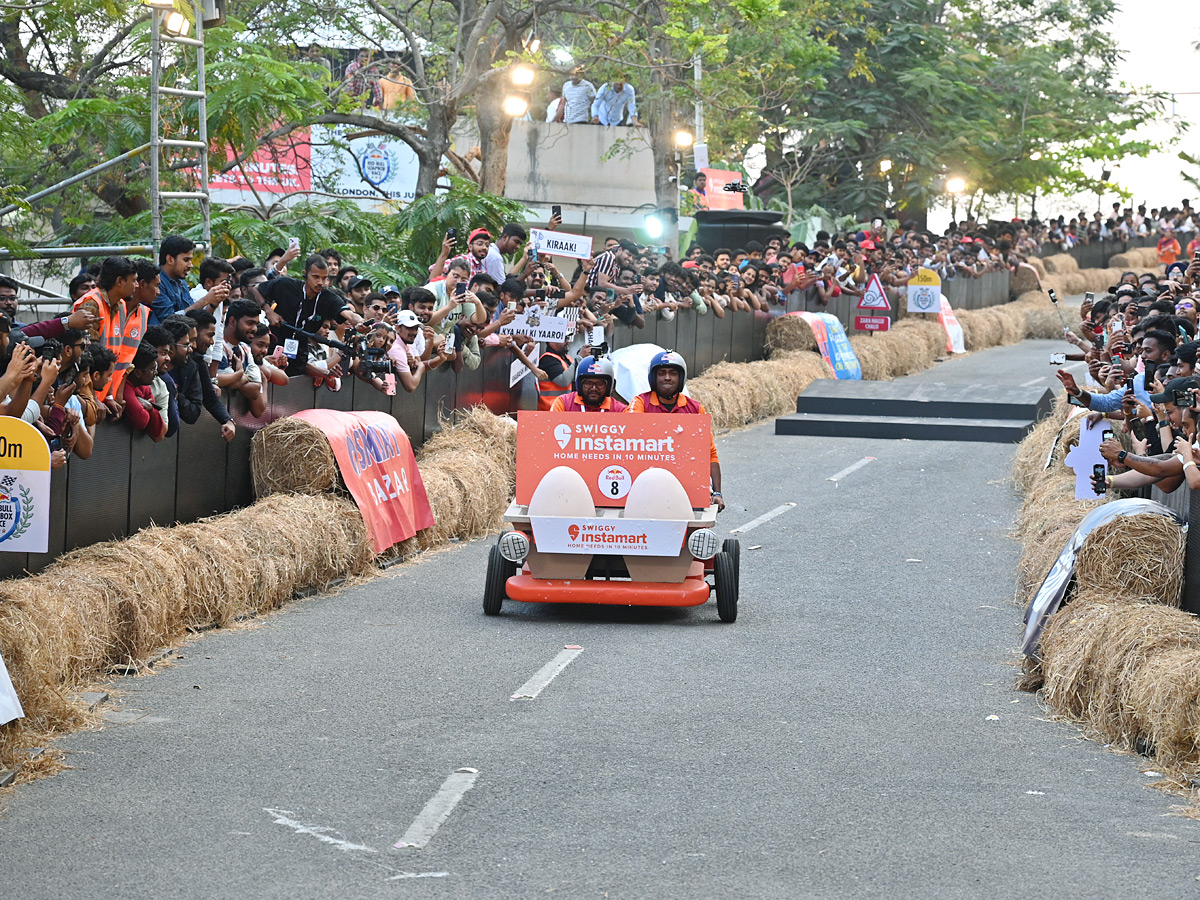 Red_20Bull_20Soapbox_20Race_20at_20Ramanaidu_20studios_20in_20Film_20Nagar_20Hyderabad_20Photos_10.jpg 11