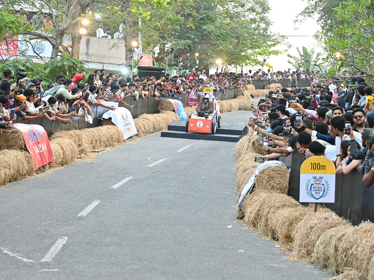 Red_20Bull_20Soapbox_20Race_20at_20Ramanaidu_20studios_20in_20Film_20Nagar_20Hyderabad_20Photos_13.jpg 14