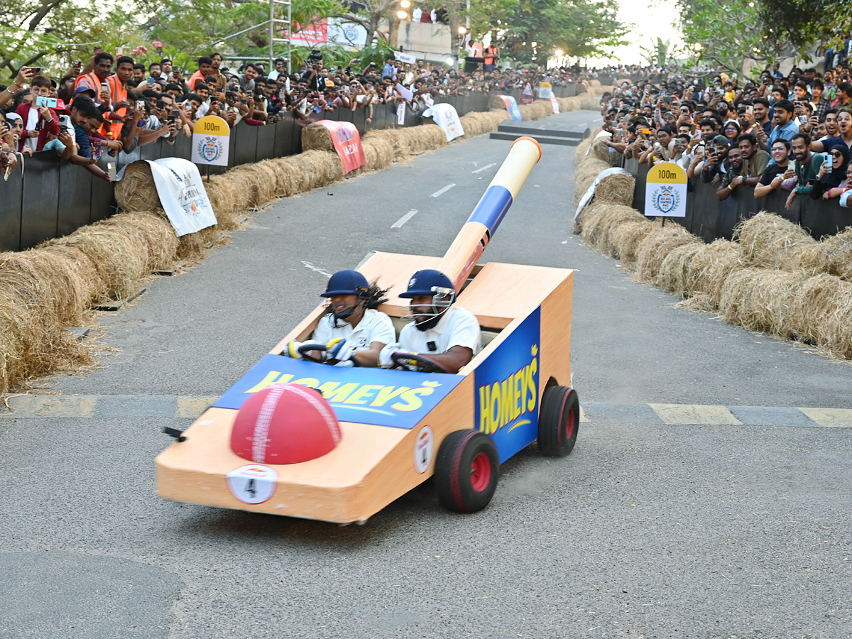 Red_20Bull_20Soapbox_20Race_20at_20Ramanaidu_20studios_20in_20Film_20Nagar_20Hyderabad_20Photos_14.jpg 15