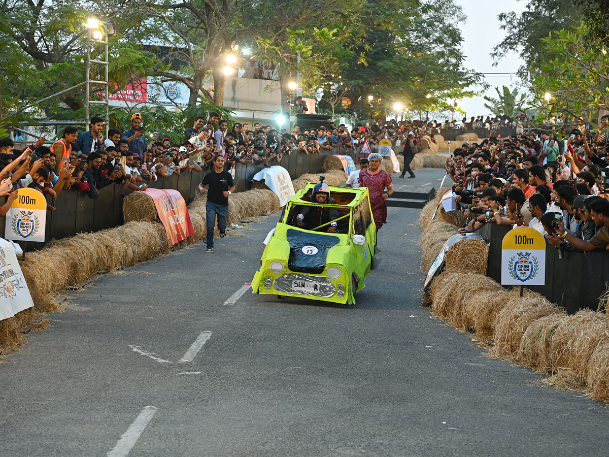 Red_20Bull_20Soapbox_20Race_20at_20Ramanaidu_20studios_20in_20Film_20Nagar_20Hyderabad_20Photos_2.jpg 3
