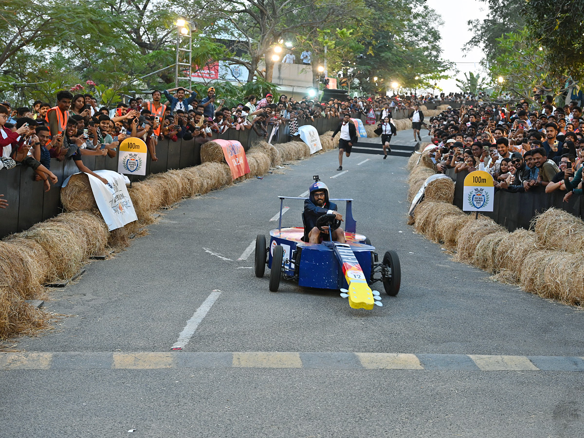 Red_20Bull_20Soapbox_20Race_20at_20Ramanaidu_20studios_20in_20Film_20Nagar_20Hyderabad_20Photos_3.jpg 4