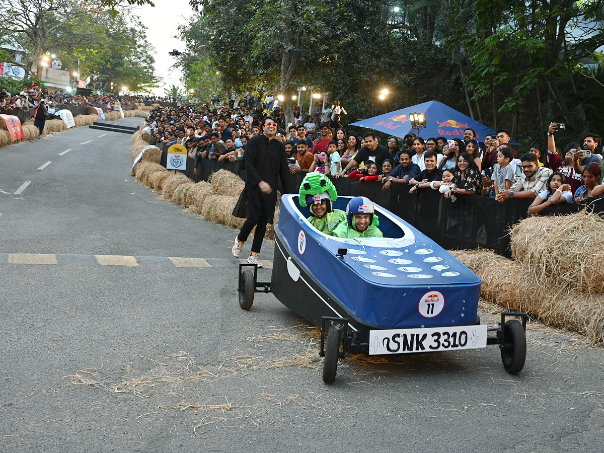 Red_20Bull_20Soapbox_20Race_20at_20Ramanaidu_20studios_20in_20Film_20Nagar_20Hyderabad_20Photos_5.jpg 6