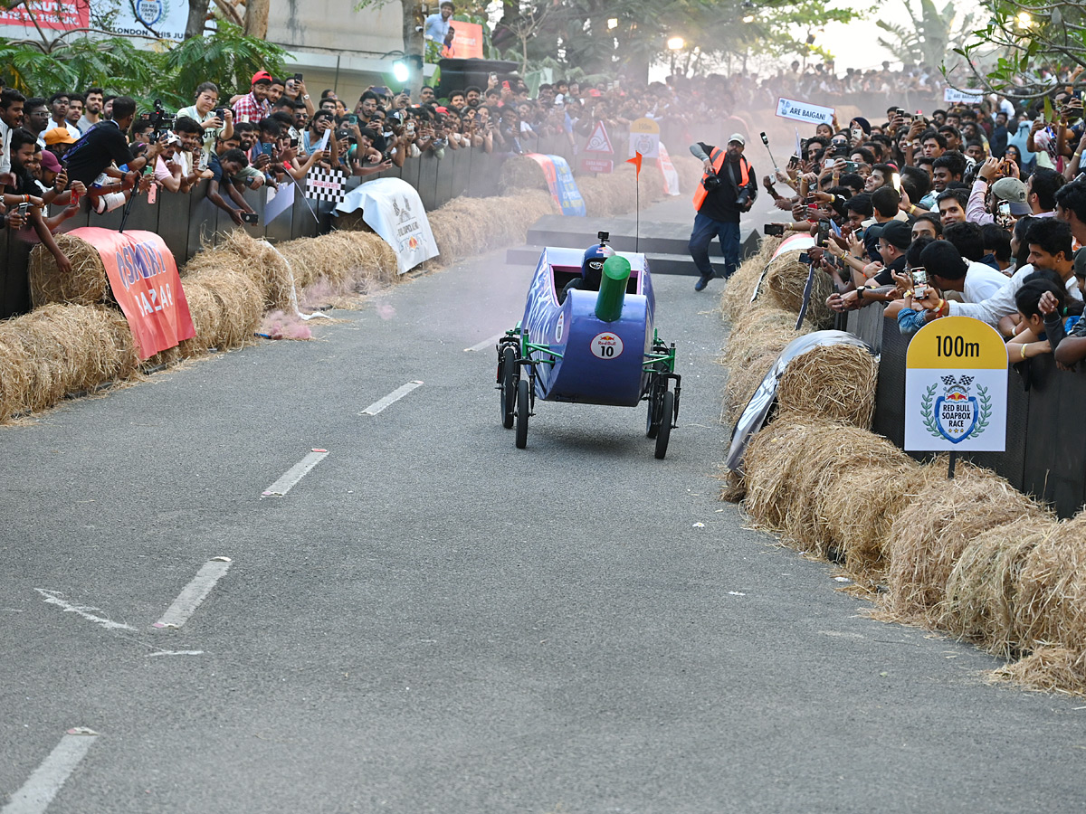 Red_20Bull_20Soapbox_20Race_20at_20Ramanaidu_20studios_20in_20Film_20Nagar_20Hyderabad_20Photos_8.jpg 9