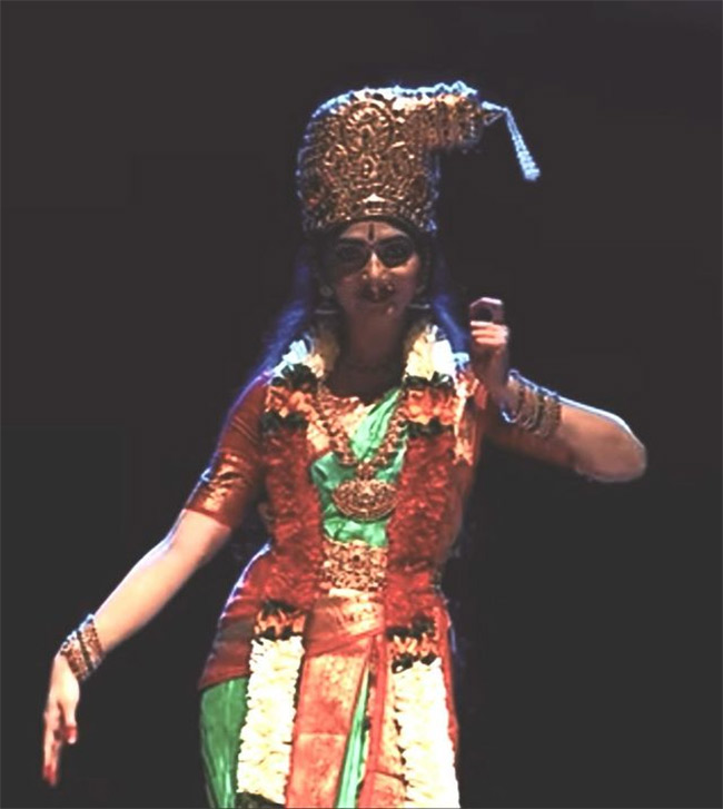 Sreeleela_20Bharatanatyam_20Dance_20Fans_20Going_20Gaga_20Pics-13.jpg 11
