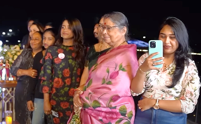 Tv_20Actress_20Maheshwari_20Baby_20Shower_20Function_20PHotos_2.jpg 3