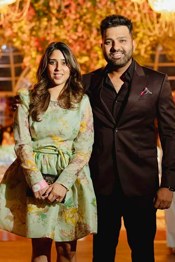 stars_20entertained_20guests_20at_20Anant_20Ambanis_20pre-wedding_20event_20in_20Jamnagar_20Photos_4.jpg 5