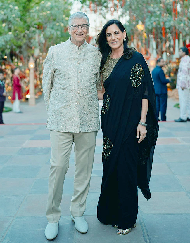 Anant_20Ambani_20and_20Radhika_20Merchant_27s_20pre_20wedding_20bash_20Pics-16.jpg 16