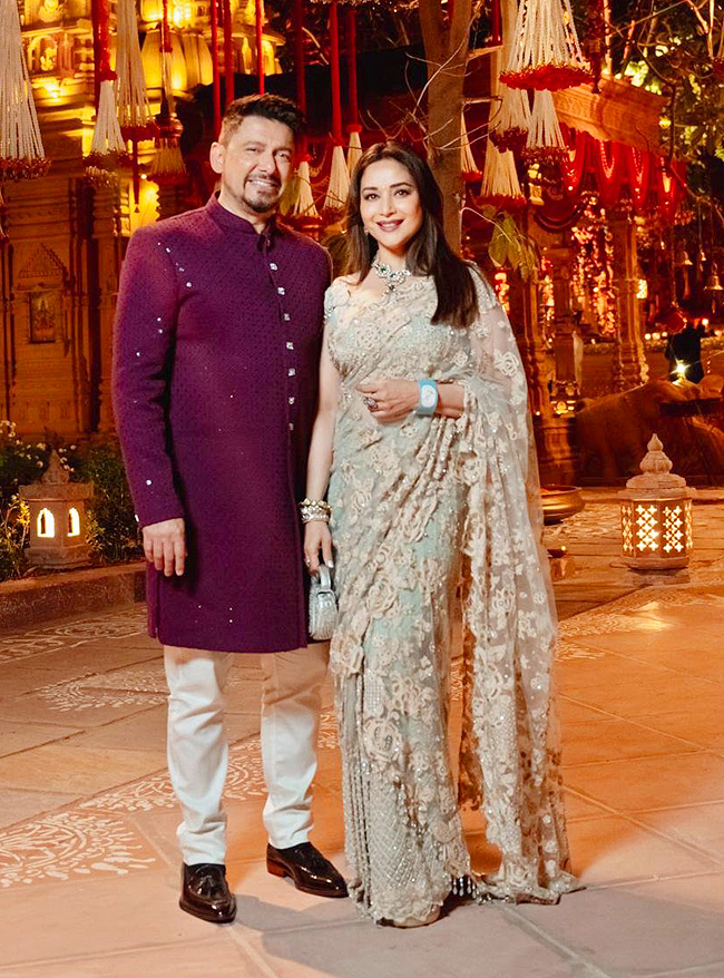 Anant_20Ambani_20and_20Radhika_20Merchant_27s_20pre_20wedding_20bash_20Pics-21.jpg 21