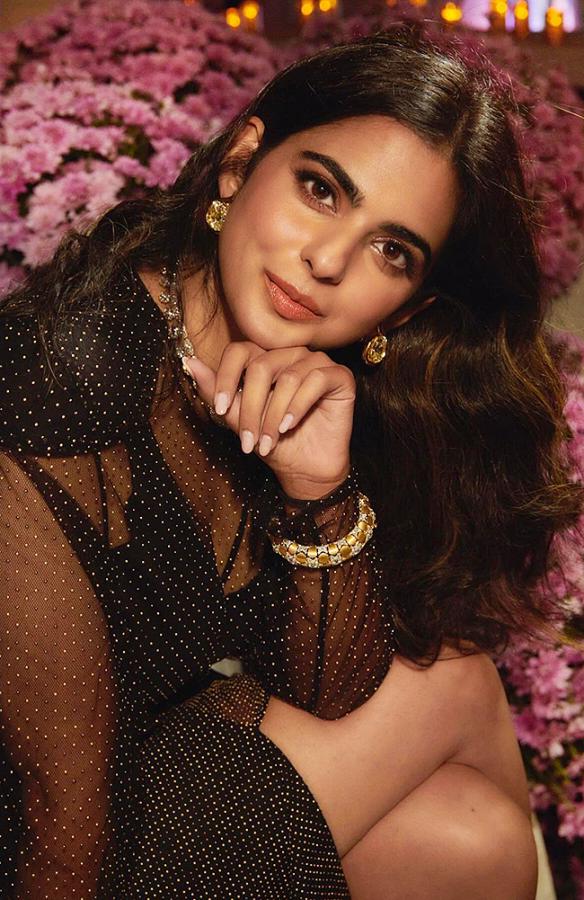 Isha_20Ambani_20Exquisite_20Looks_20At_20Anant_20Ambani_20And_20Radhika_20-2.jpg 2
