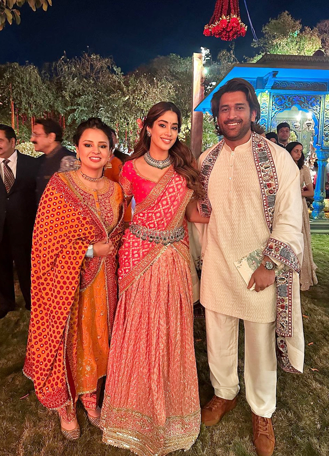 Janhvi-Kapoor-3.jpg 4