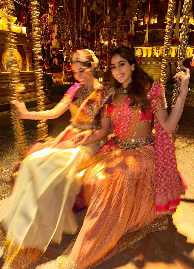 Janhvi-Kapoor-4.jpg 5
