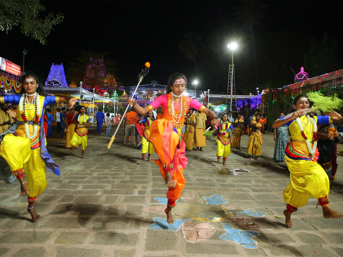 Maha_20Shivaratri_20Brahmotsavam_20at_20Srisailam_20Photos-31.jpg 31