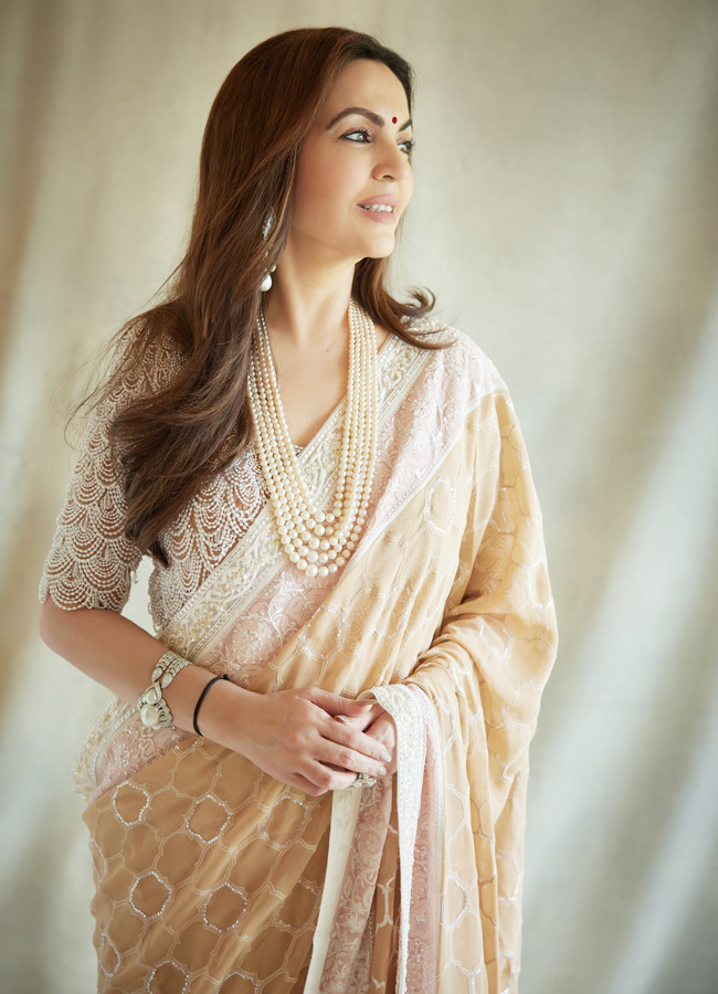Nita-Ambani-10.jpg 13
