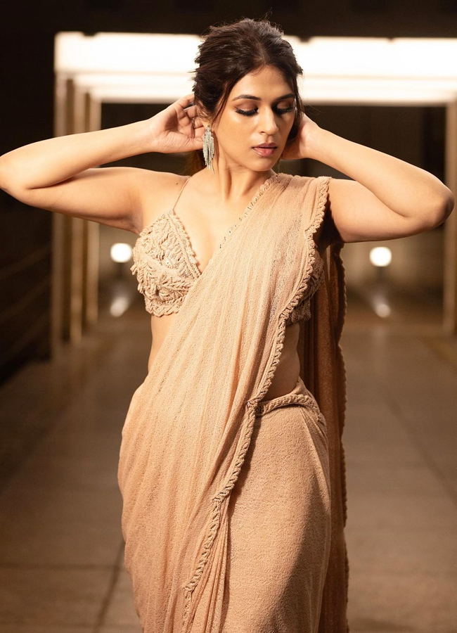 Shraddha-Das-10.jpg 5