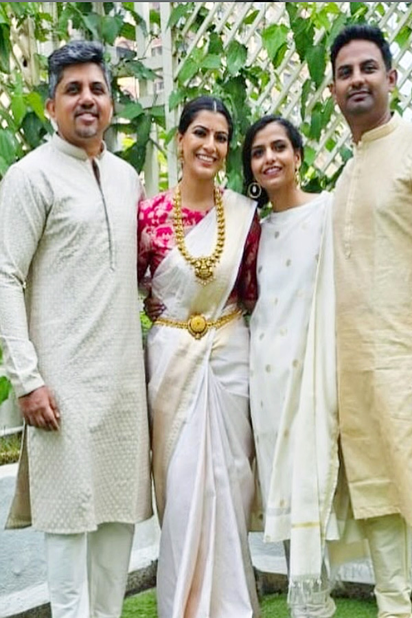 Actress_20Varalakshmi_20Sarathkumar_20Birthday_20Celebrations_20Photos_10.jpg 12
