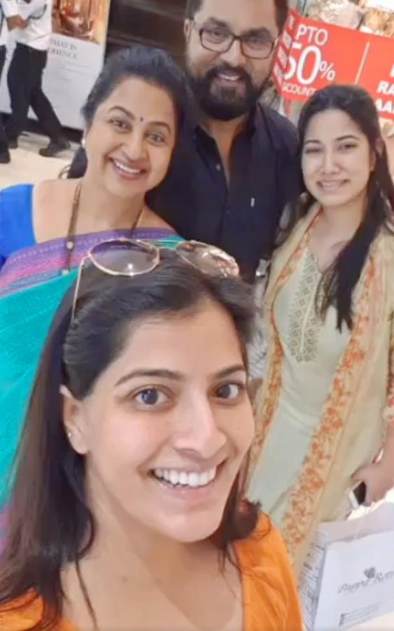 Actress_20Varalakshmi_20Sarathkumar_20Birthday_20Celebrations_20Photos_20.jpg 19