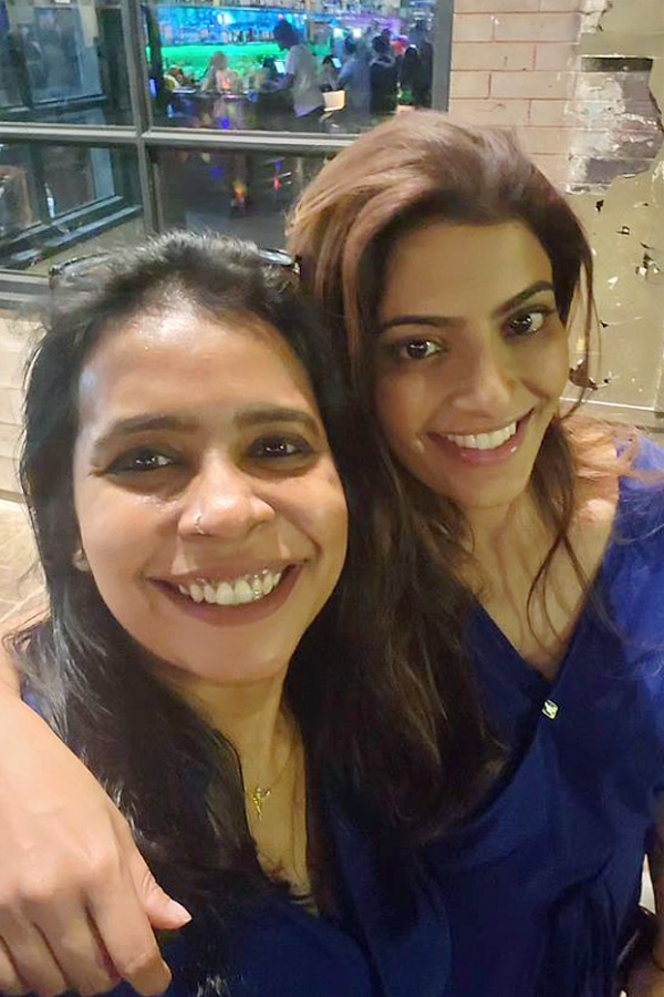 Actress_20Varalakshmi_20Sarathkumar_20Birthday_20Celebrations_20Photos_3.jpg 5