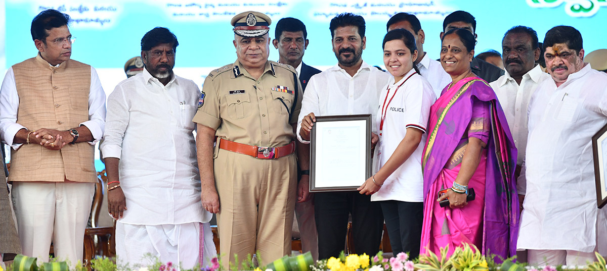 CM_20Revanth_20Reddy_20In_20LB_20Stadium_20Photos-27.jpg 26