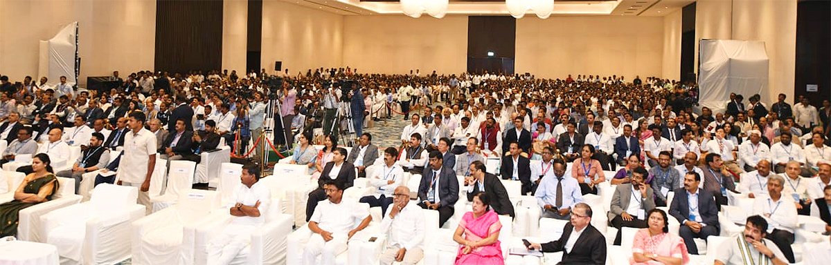 CM_20YS_20Jagan_20Unveils_20Vision_20Visakha_20Programme_20Photos-5_0.jpg 4