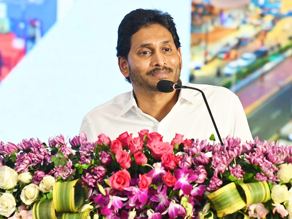 CM_20YS_20Jagan_20Unveils_20Vision_20Visakha_20Programme_20Photos-8_0.jpg 13