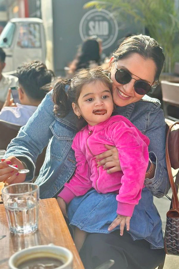 Tennis_20Star_20Sania_20Mirza_20Latest_20Dubai_20Vacation_20With_20Family_2C_20Photos_1.jpg 2