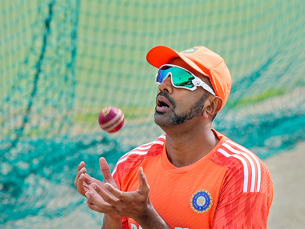 Test_20cricket_20match_20between_20India_20and_20England-10.jpg 10