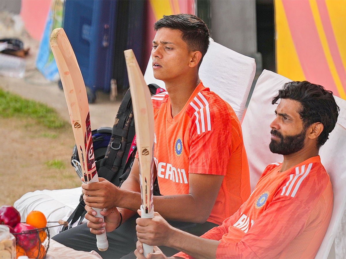 Test_20cricket_20match_20between_20India_20and_20England-11.jpg 11