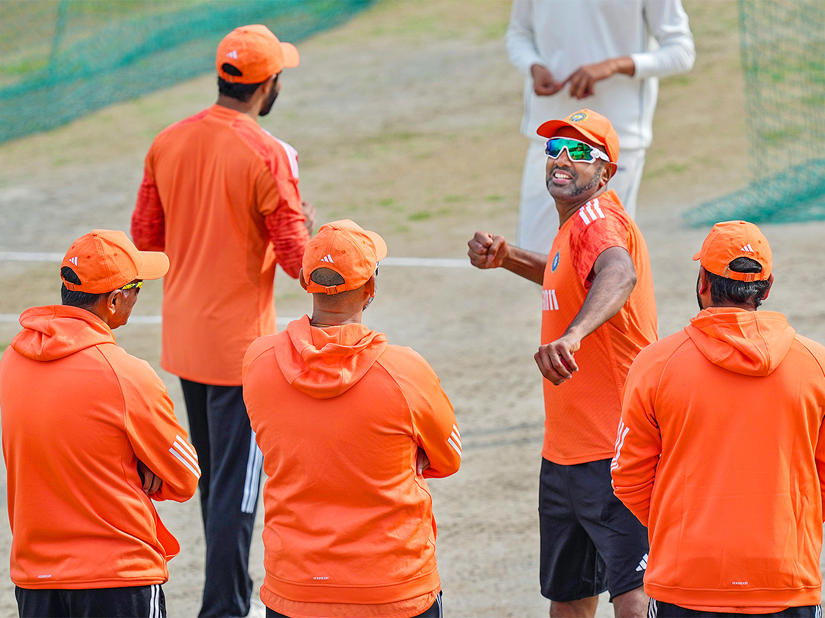 Test_20cricket_20match_20between_20India_20and_20England-14.jpg 14